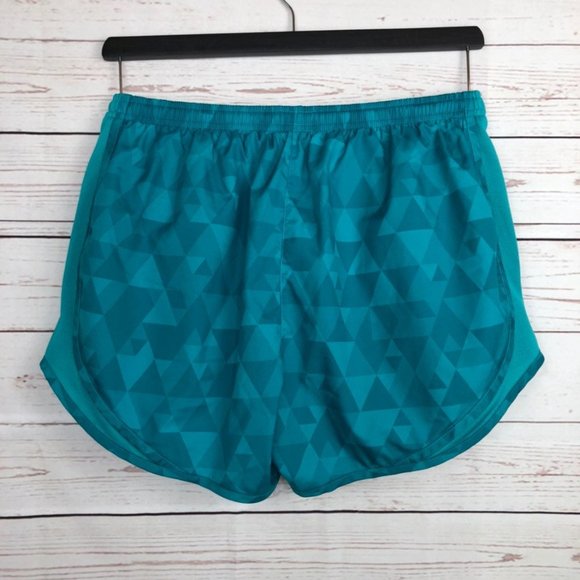 Nike Dri Fit Tempo Shorts Medium - Picture 3 of 5